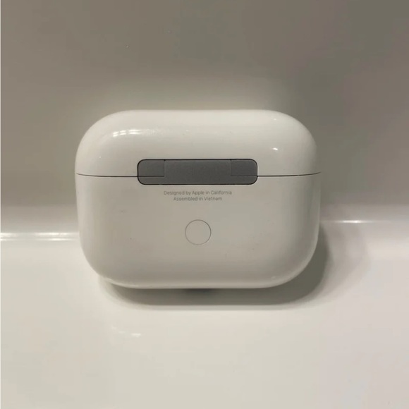 Apple AirPods Pro 1st Generation - Picture 3 of 4